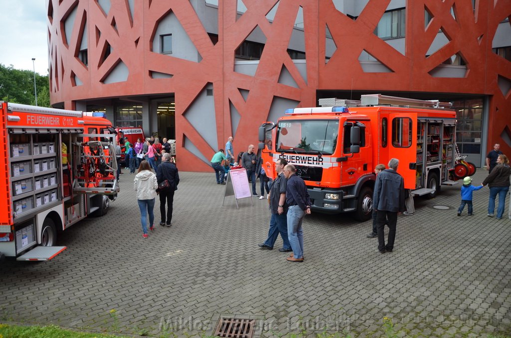 Tag der Offenen Tuer BF Koeln Weidenpesch Scheibenstr P094.JPG